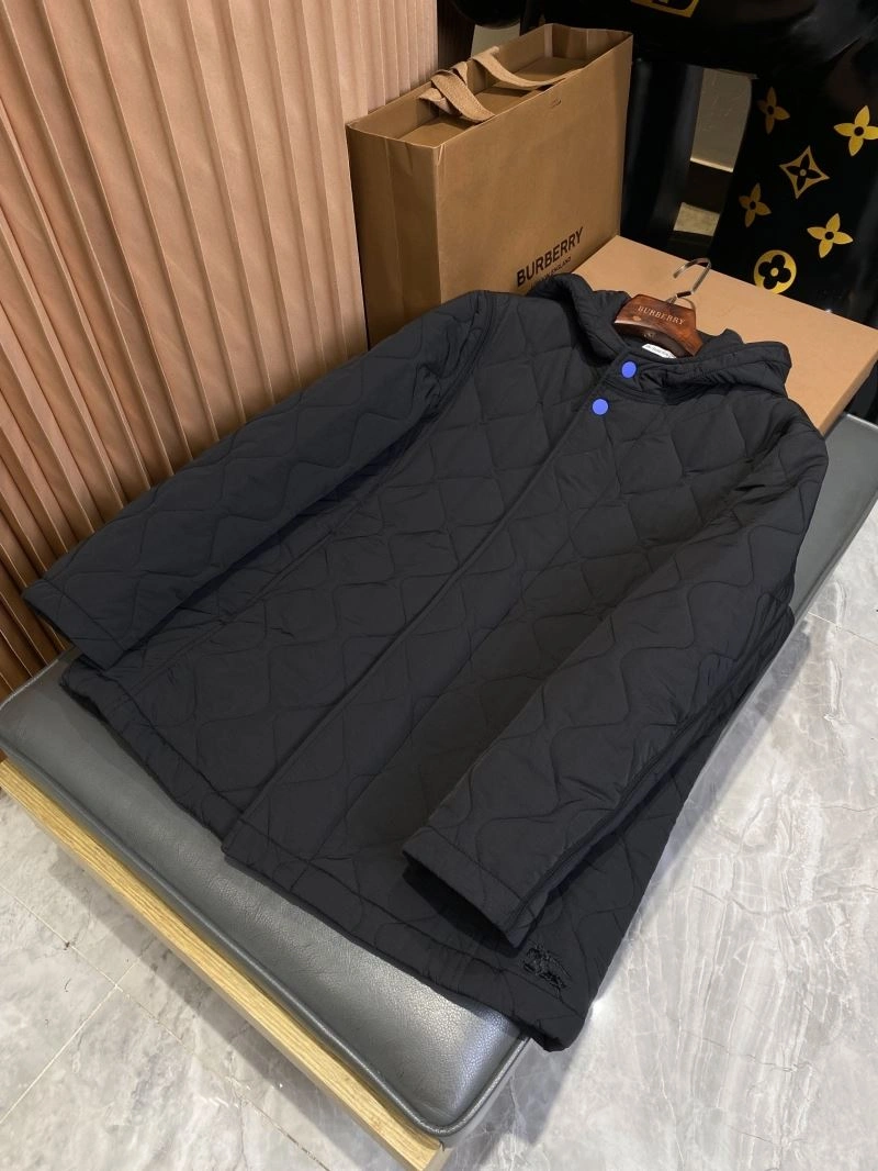 Lightweight Burberry Outwear 103900