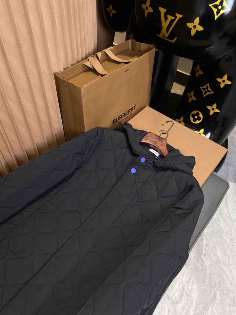 Lightweight Burberry Outwear 103900