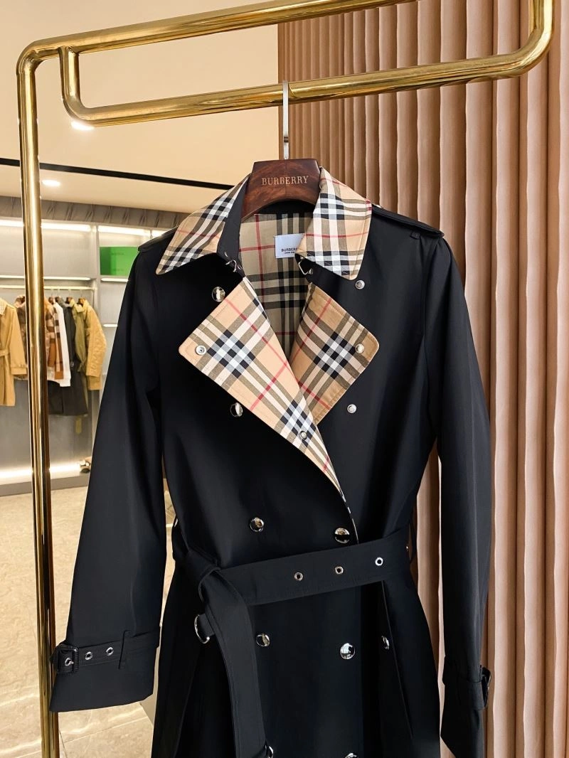 Lightweight Burberry Outwear 103895
