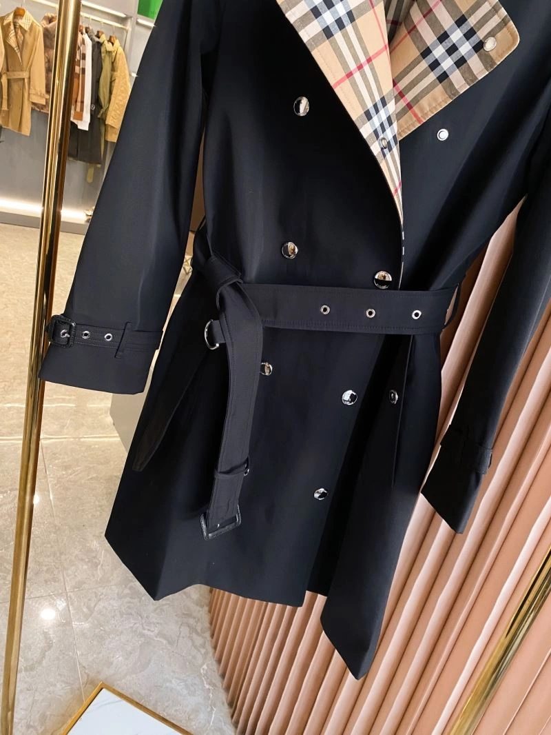 Lightweight Burberry Outwear 103895