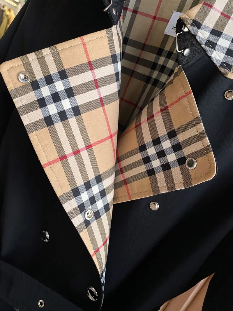 Lightweight Burberry Outwear 103895