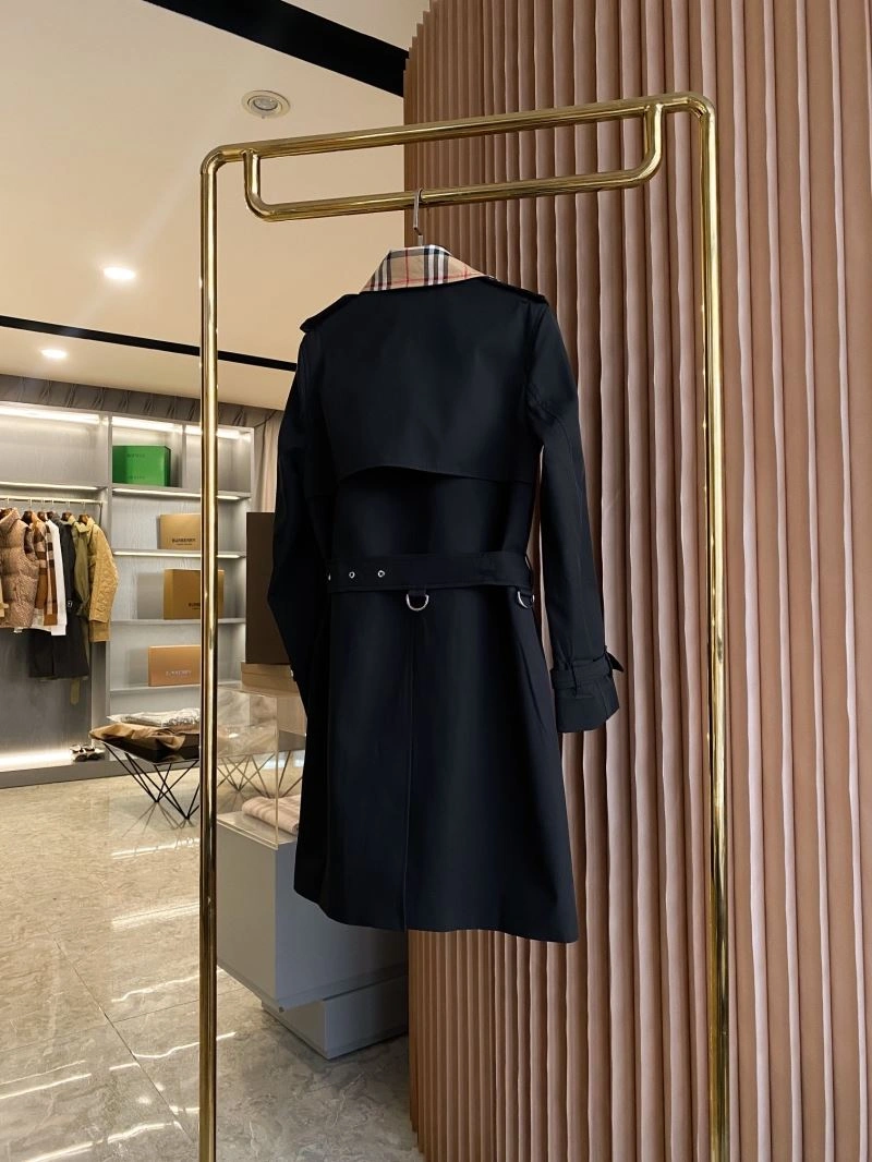 Lightweight Burberry Outwear 103895