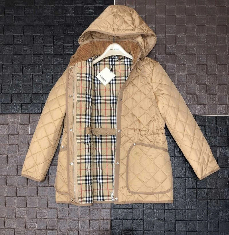 Burberry Outwear Comfortable 103890