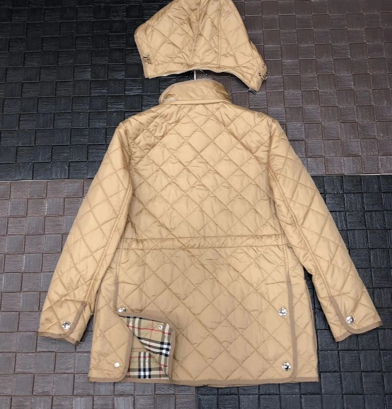 Burberry Outwear Comfortable 103890