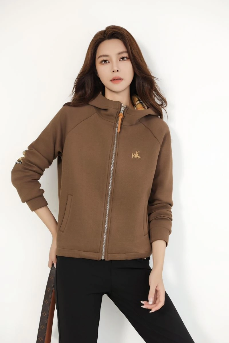 Sporty Burberry Outwear 103884