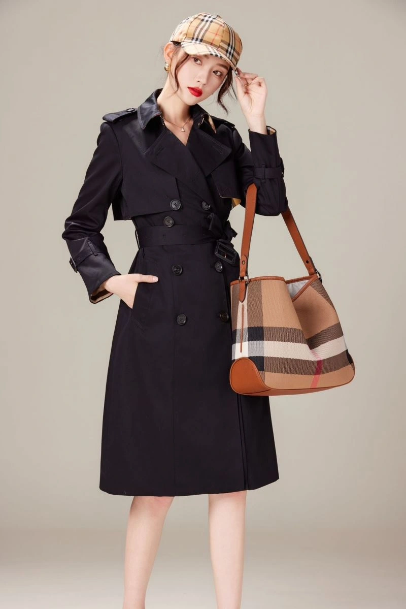 Burberry Outwear WaterResistant 103877