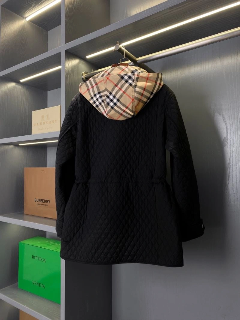 Snug Burberry Outwear 103867