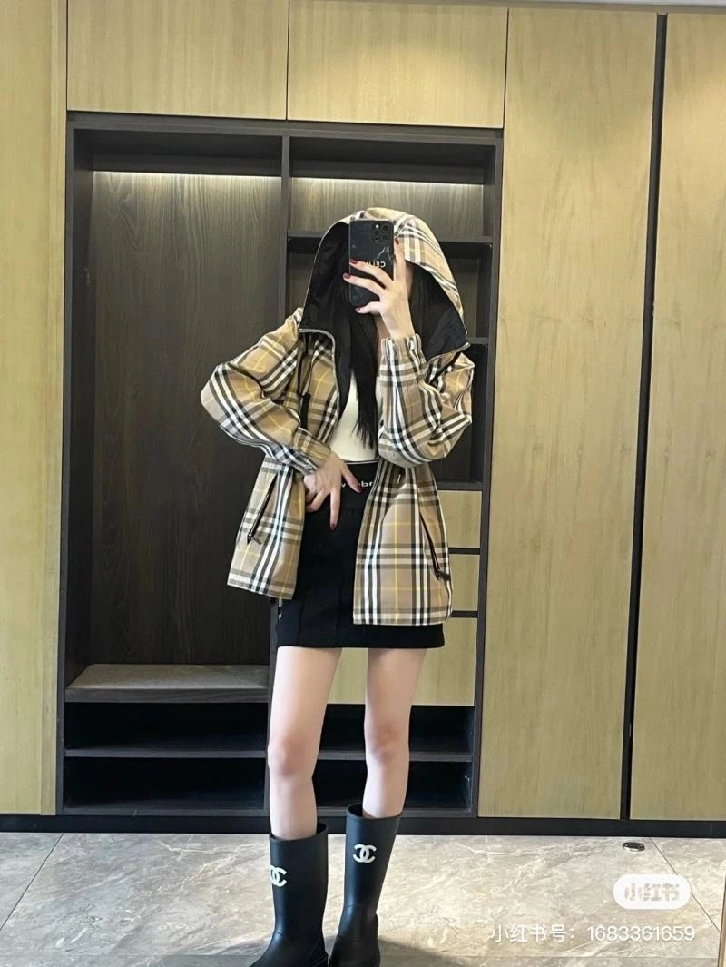 Burberry Outwear Lightweight 103848