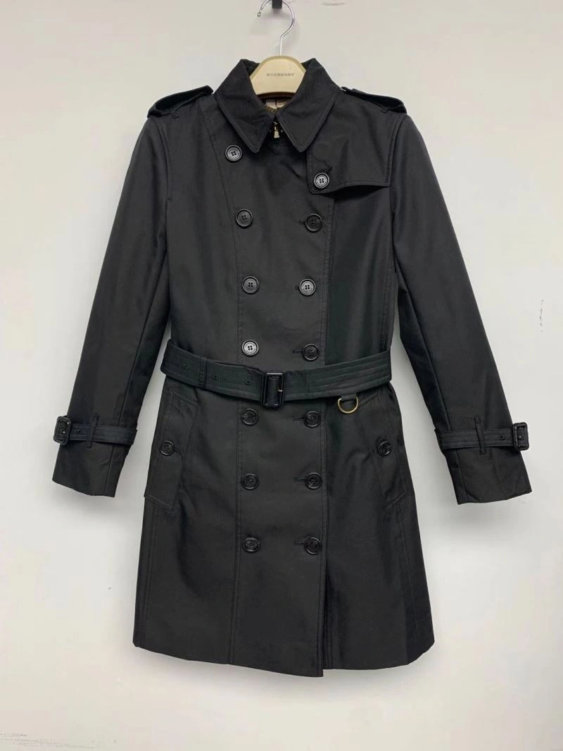 Elegant Burberry Outwear 103847