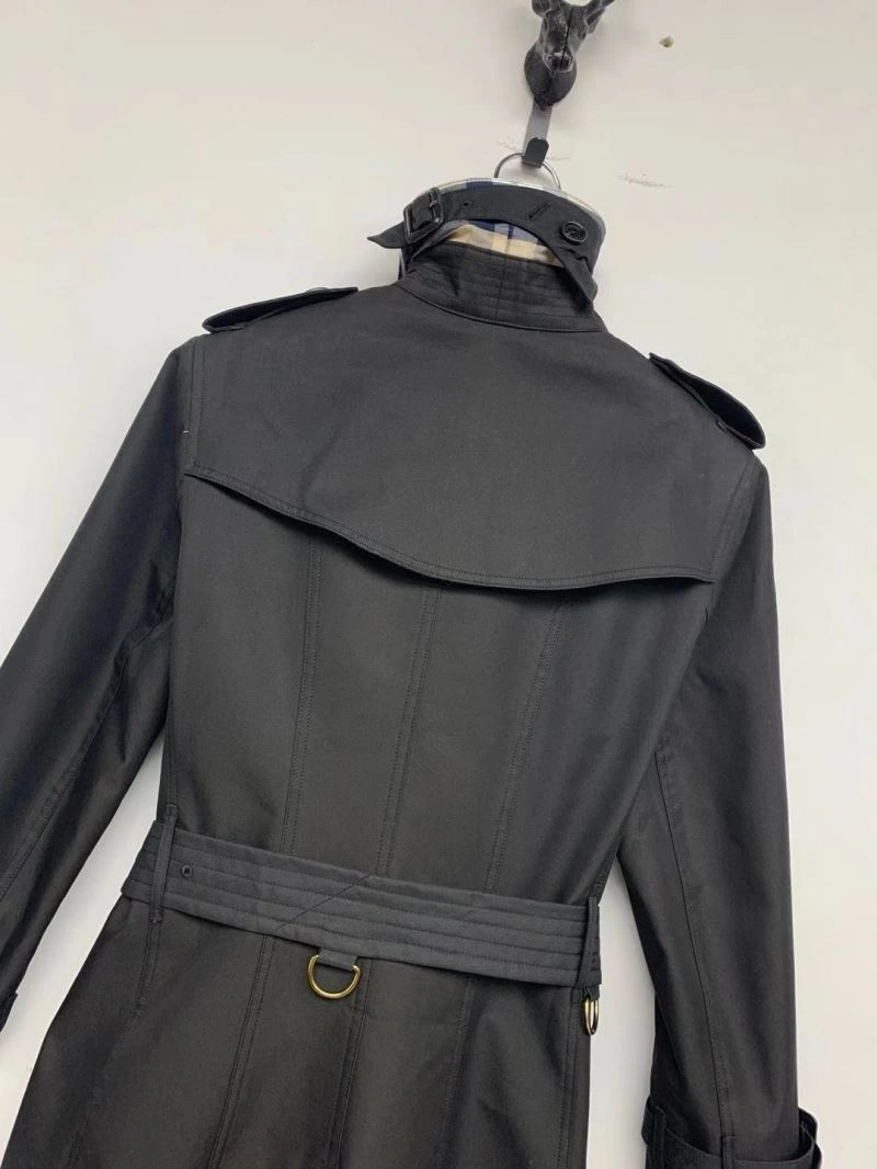 Elegant Burberry Outwear 103847