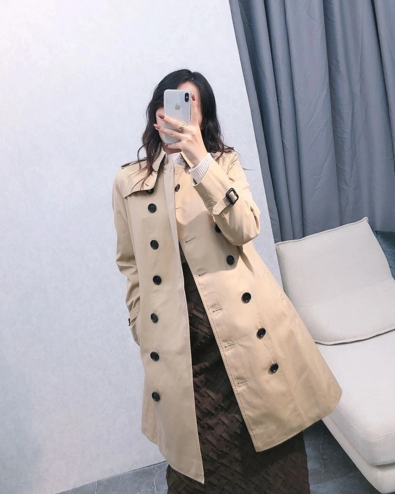 Sporty Burberry Outwear 103846