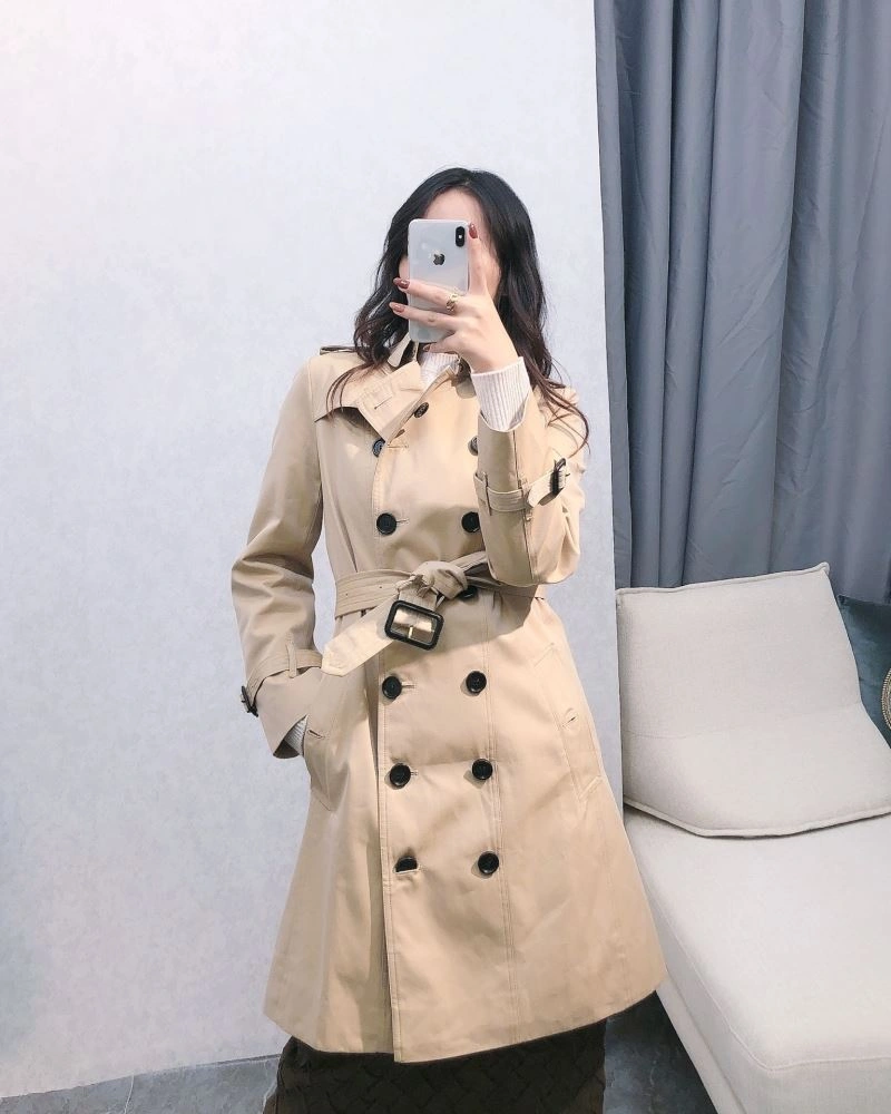 Sporty Burberry Outwear 103846