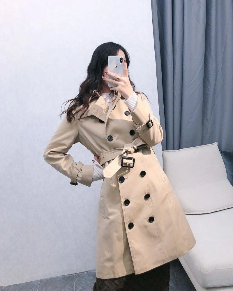 Sporty Burberry Outwear 103846