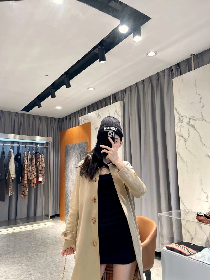 Practical Burberry Outwear 103829