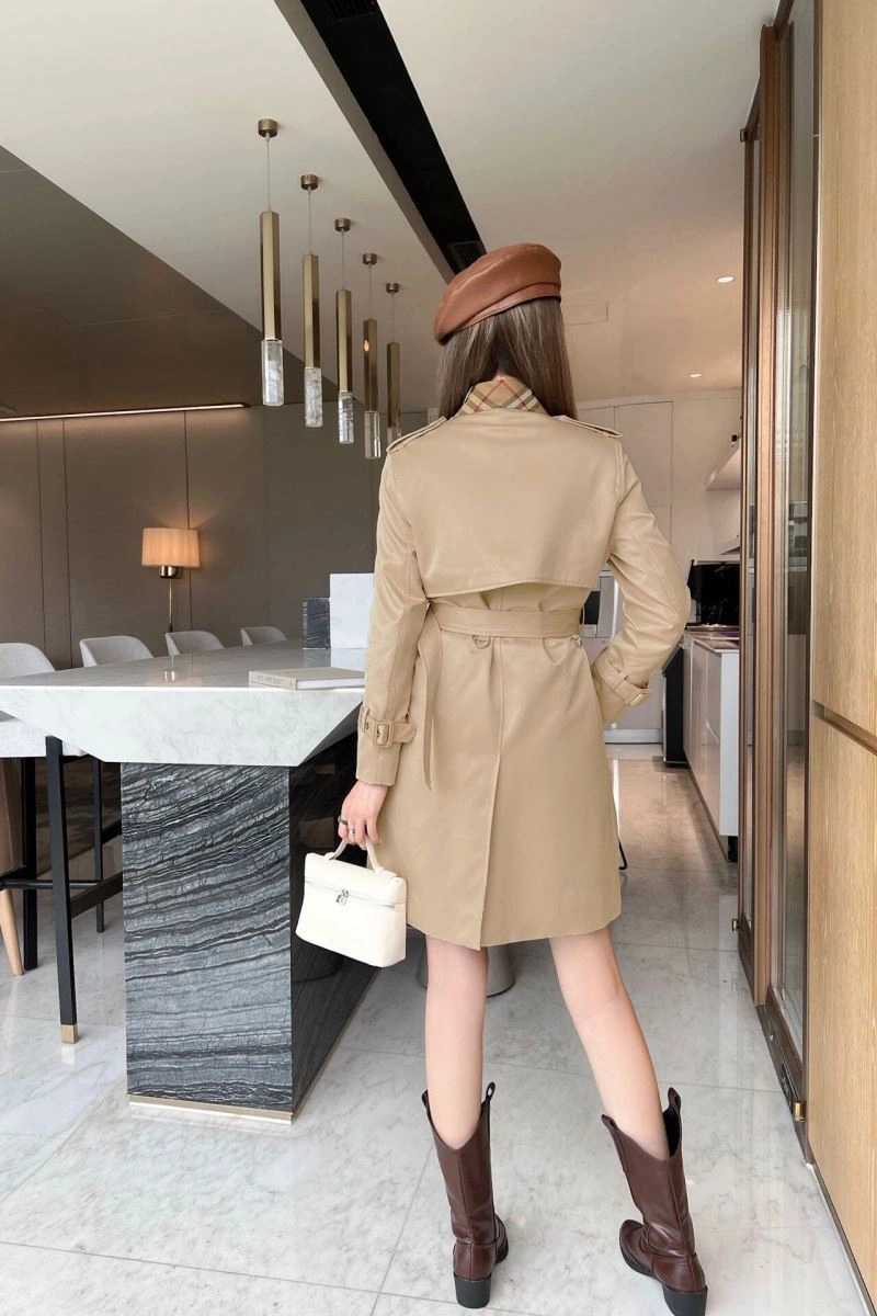Burberry Outwear Chic 103874