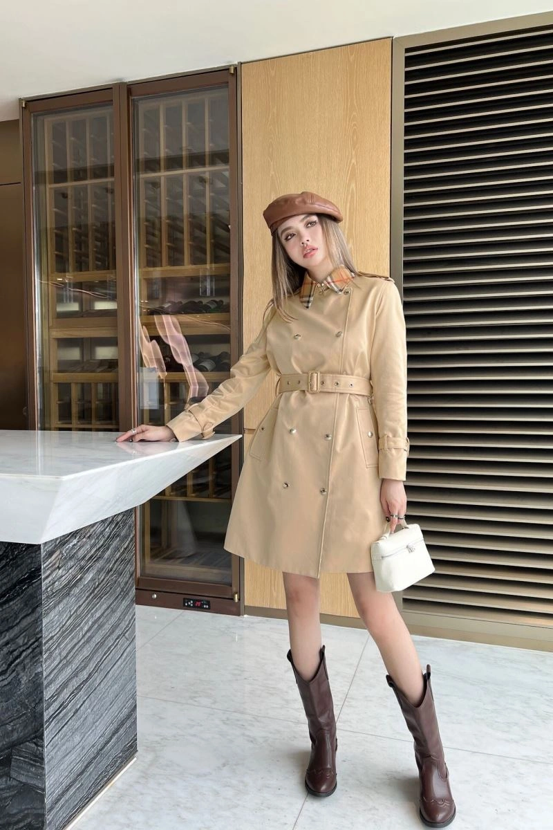 Burberry Outwear Chic 103874
