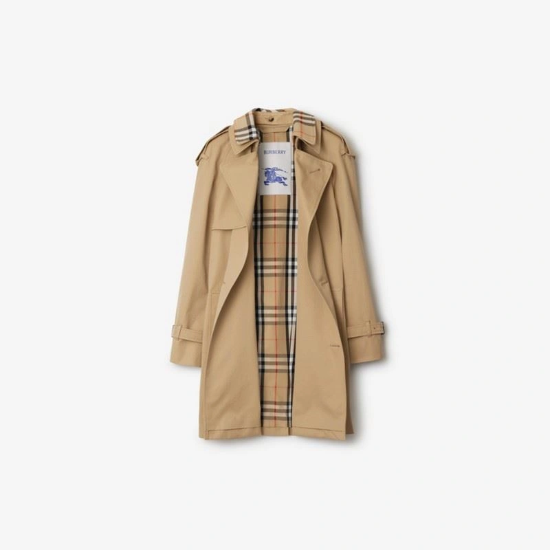 Sporty Burberry Outwear 103825