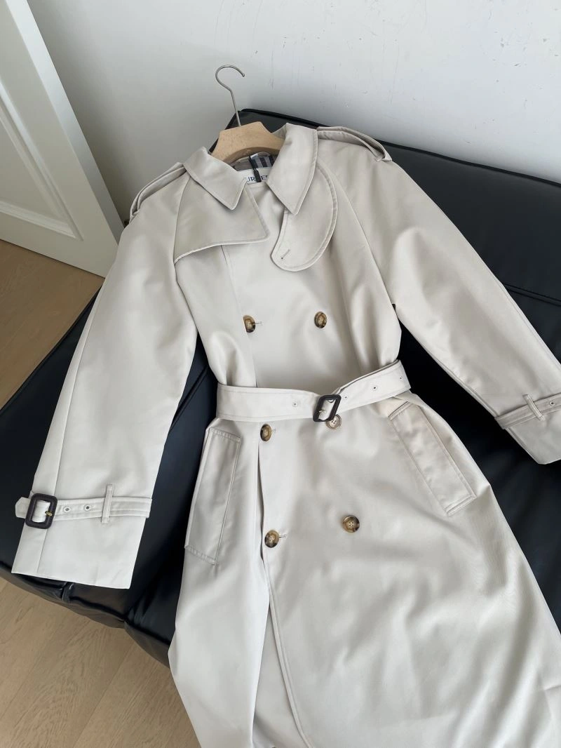Vibrant Burberry Outwear 103818