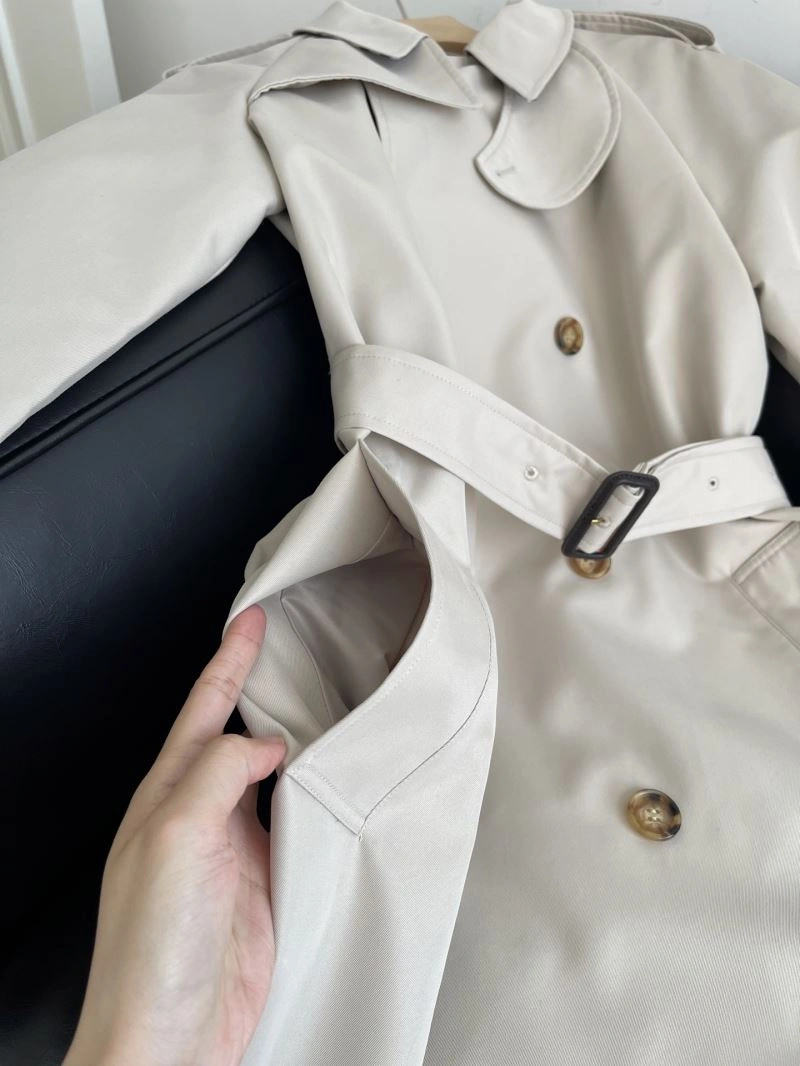 Vibrant Burberry Outwear 103818