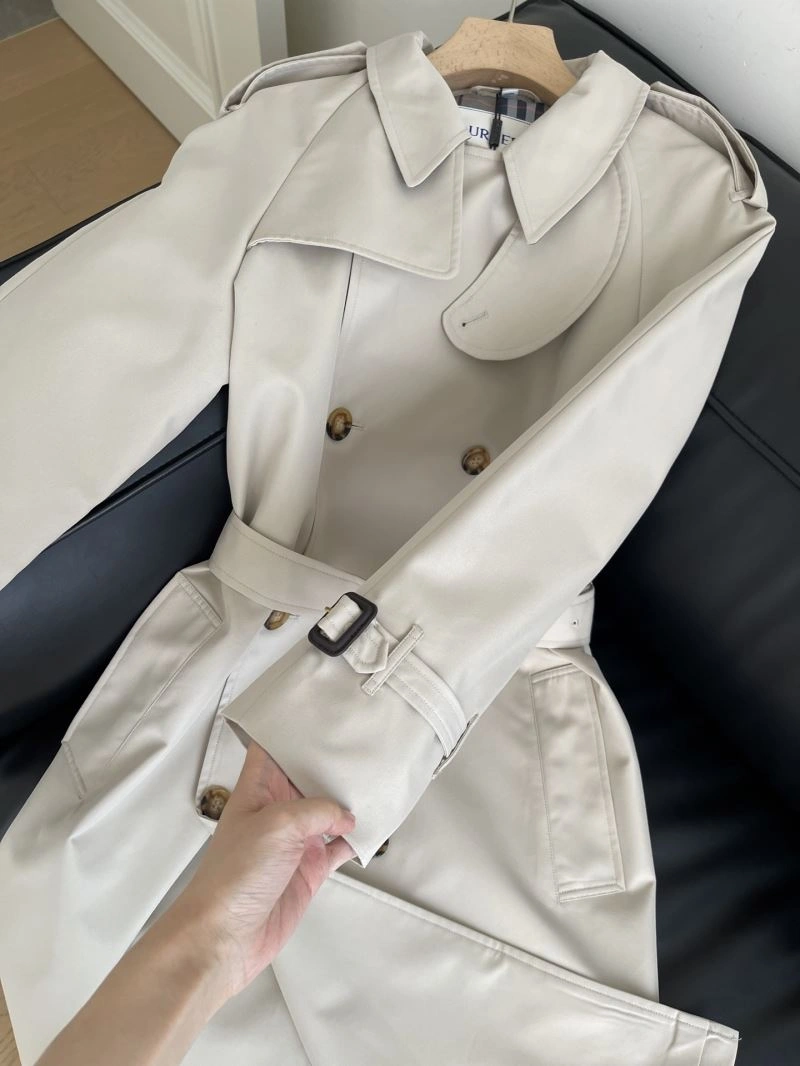 Vibrant Burberry Outwear 103818