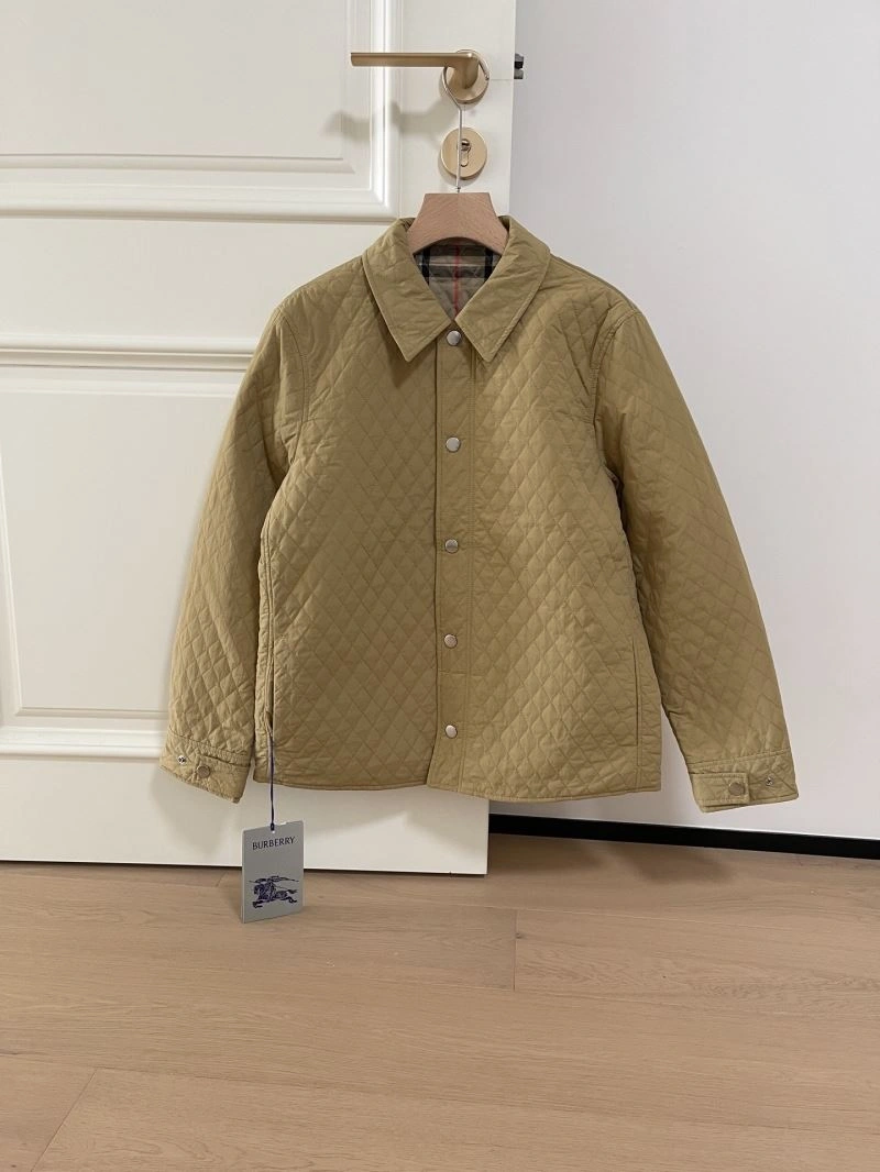 Effortless Burberry Outwear 103815