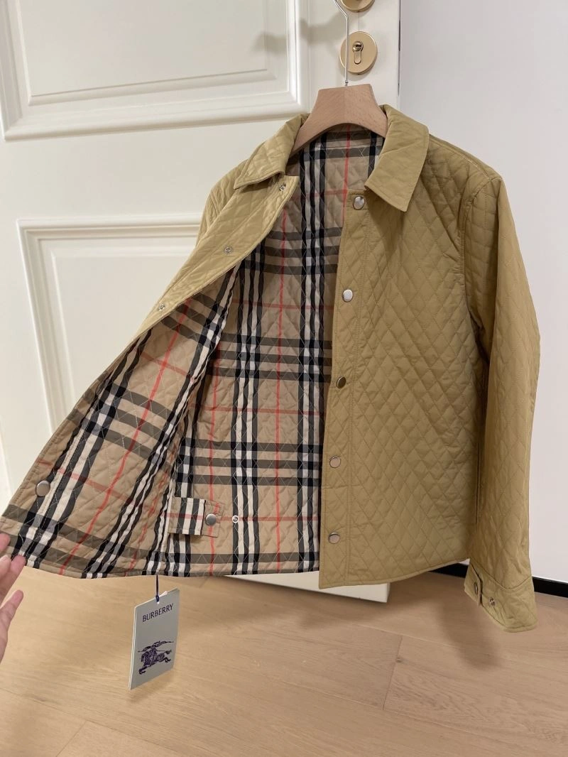 Effortless Burberry Outwear 103815