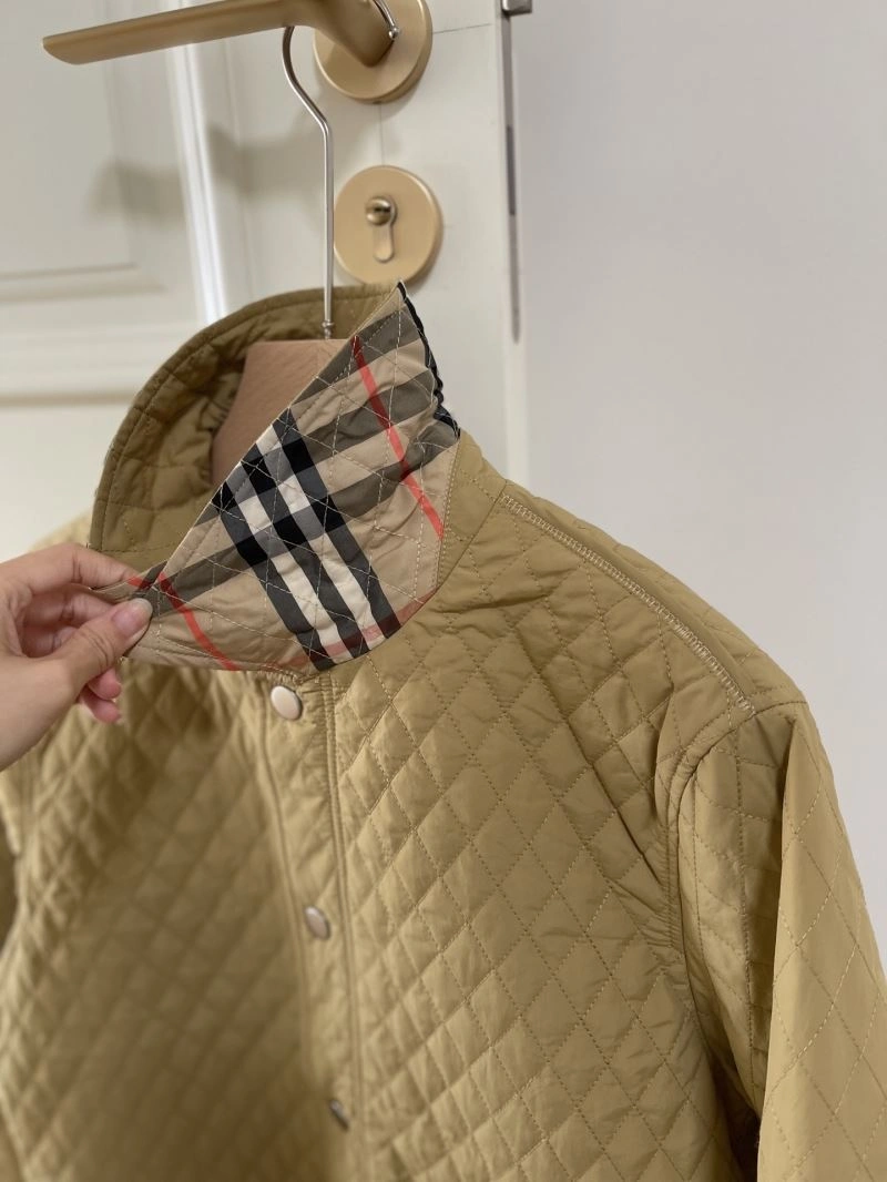 Effortless Burberry Outwear 103815