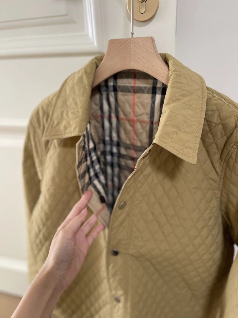Effortless Burberry Outwear 103815