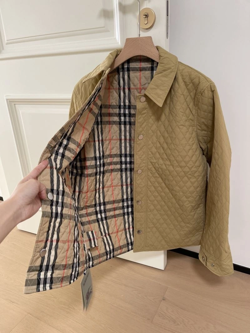 Effortless Burberry Outwear 103815