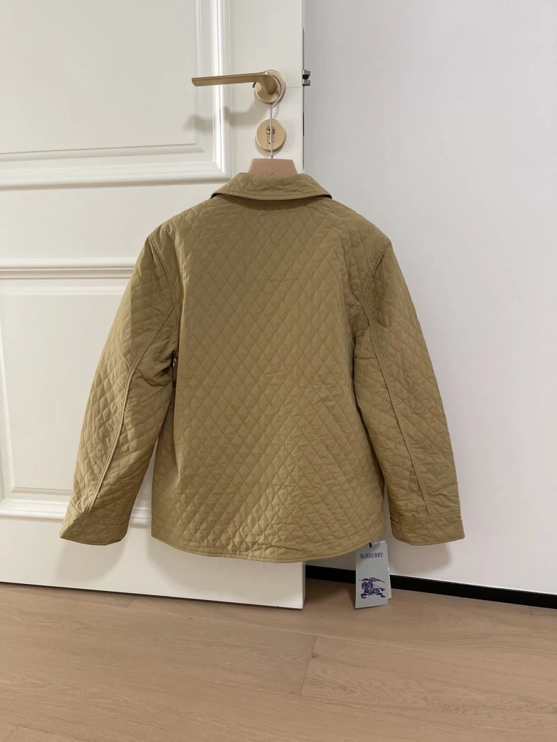 Effortless Burberry Outwear 103815