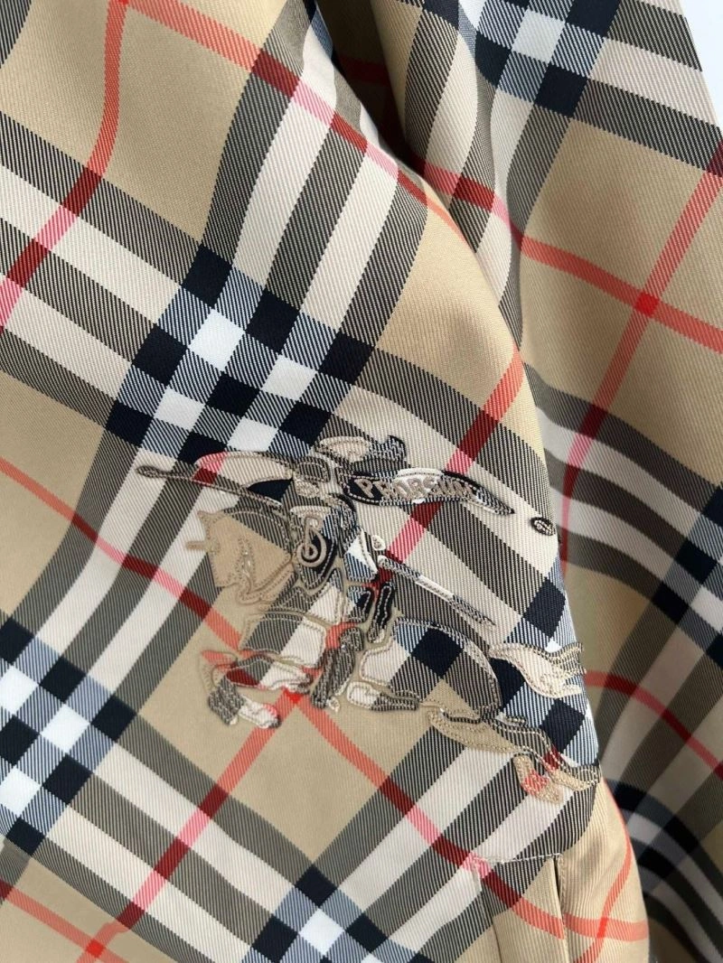 Burberry Outwear Soft 103853