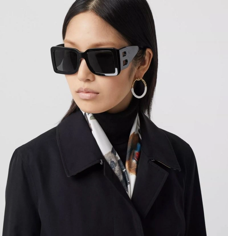 Burberry Outwear SoftTouch 103854