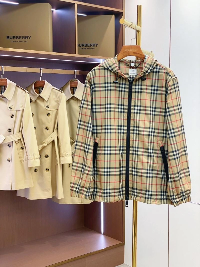 Burberry Outwear Vibrant 103813