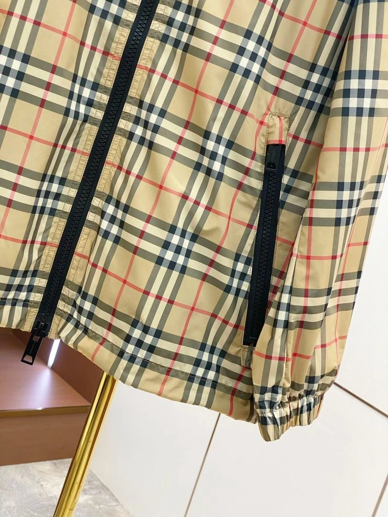 Burberry Outwear Vibrant 103813