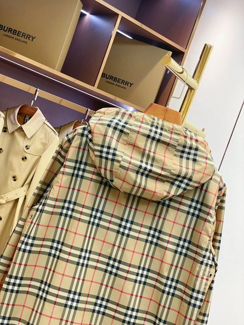 Burberry Outwear Vibrant 103813