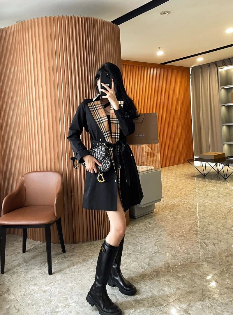 Trendy Burberry Outwear 103810