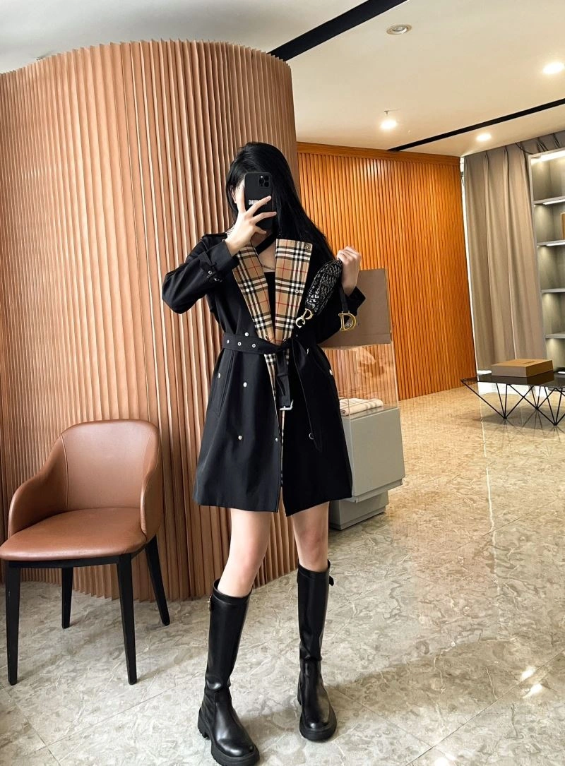 Trendy Burberry Outwear 103810