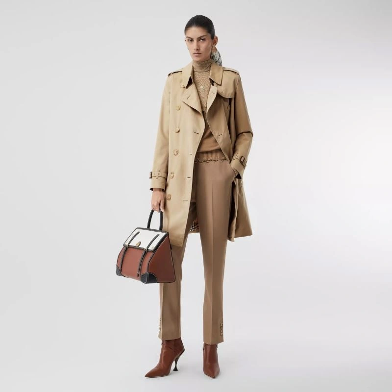 Breathable Burberry Outwear 103799