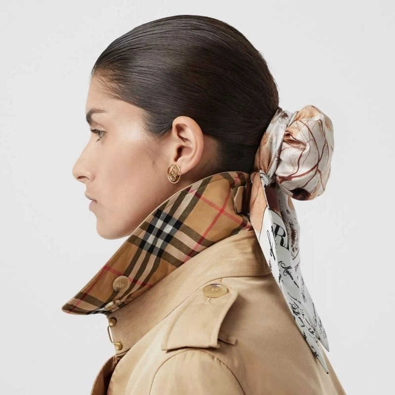 Breathable Burberry Outwear 103799