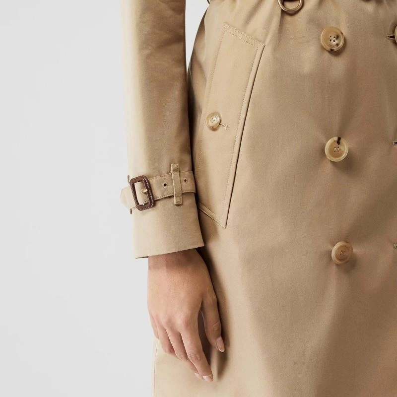 Breathable Burberry Outwear 103799