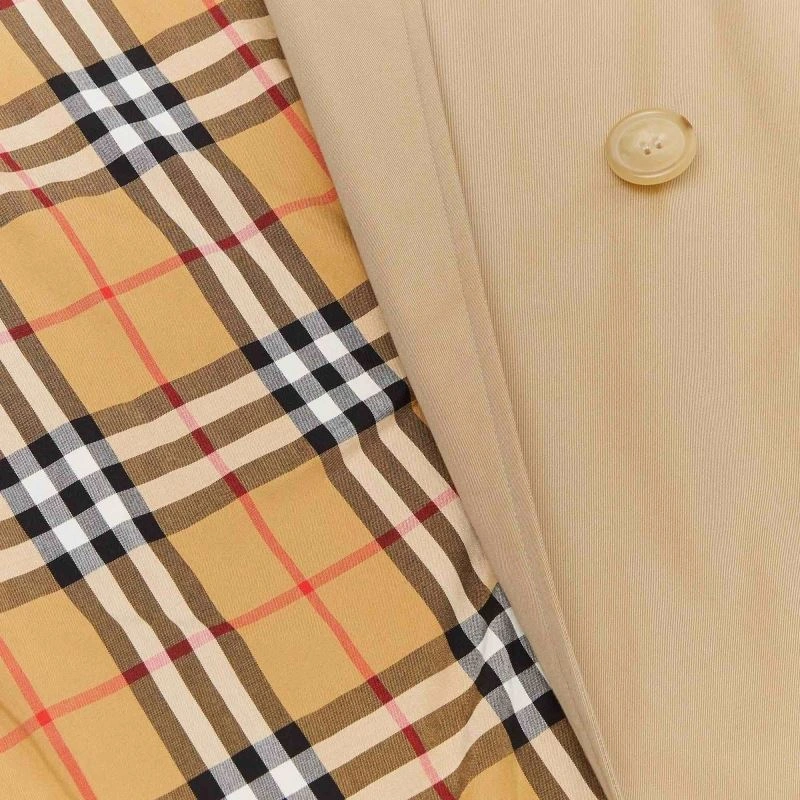 Breathable Burberry Outwear 103799