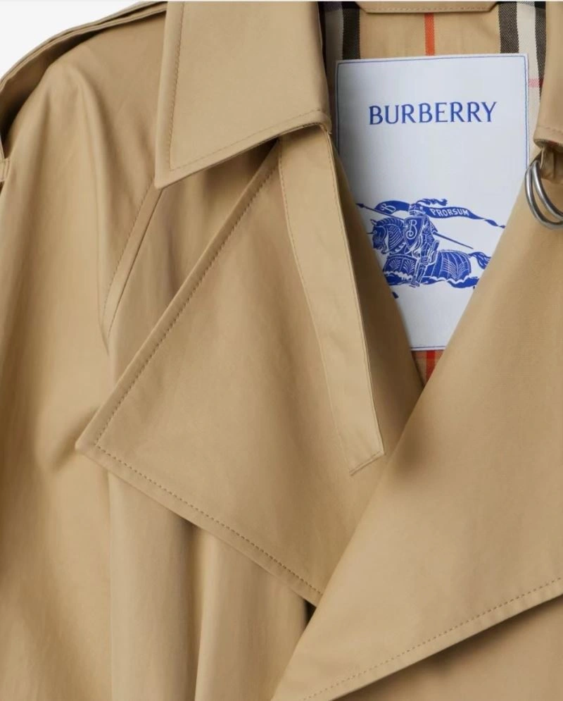 Stylish Burberry Outwear 103800