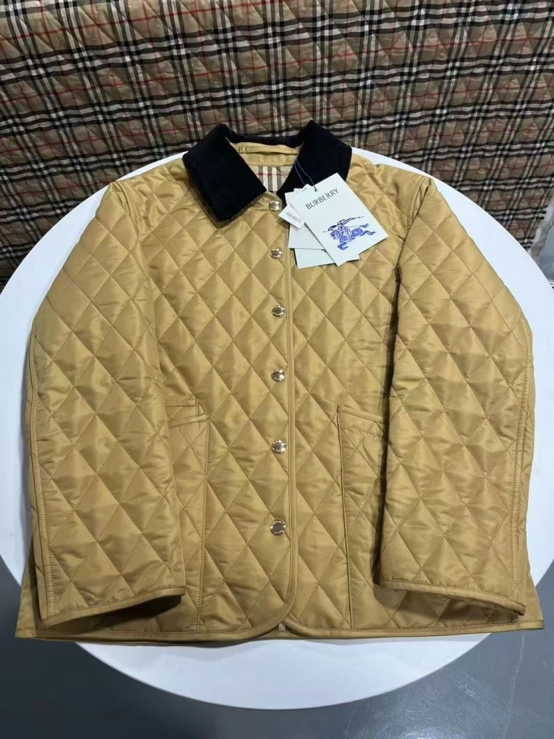 Burberry Outwear Breathable 103794