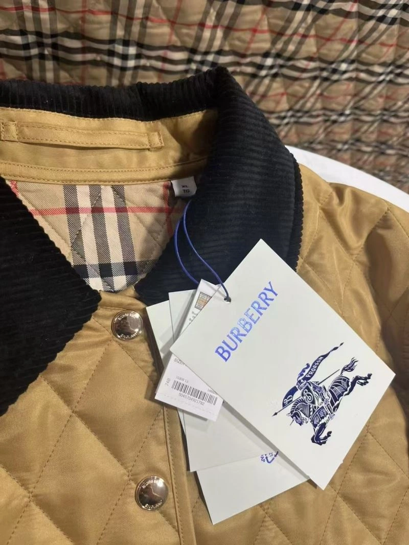 Burberry Outwear Breathable 103794