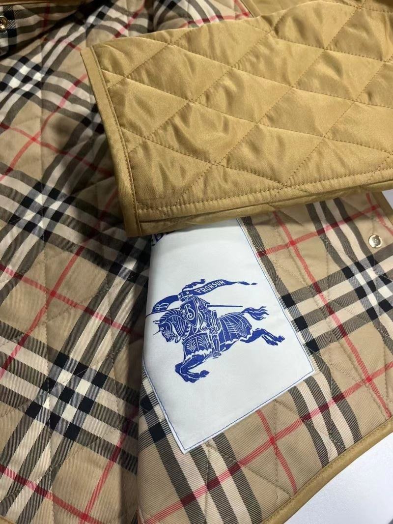 Burberry Outwear Breathable 103794