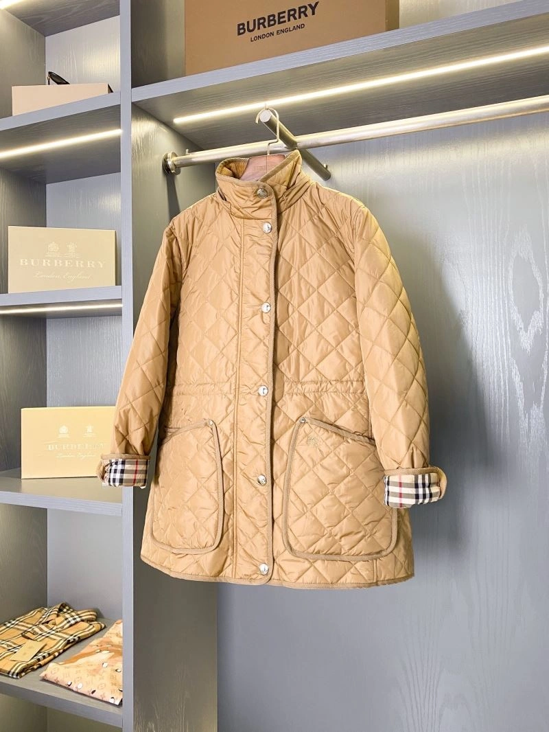Minimalist Burberry Outwear 103807
