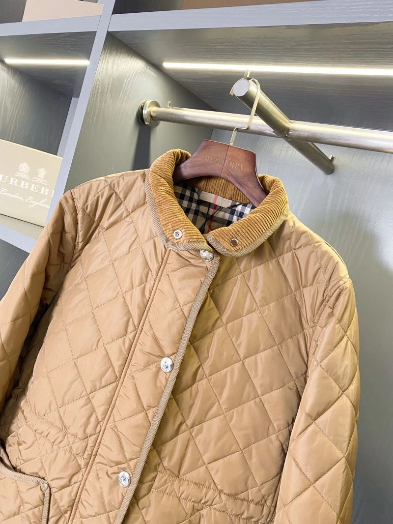 Minimalist Burberry Outwear 103807