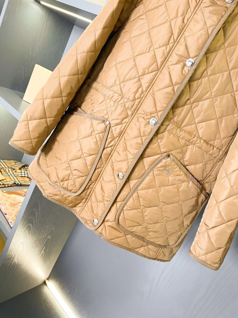 Minimalist Burberry Outwear 103807