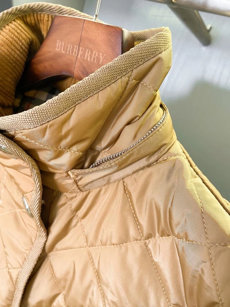Minimalist Burberry Outwear 103807