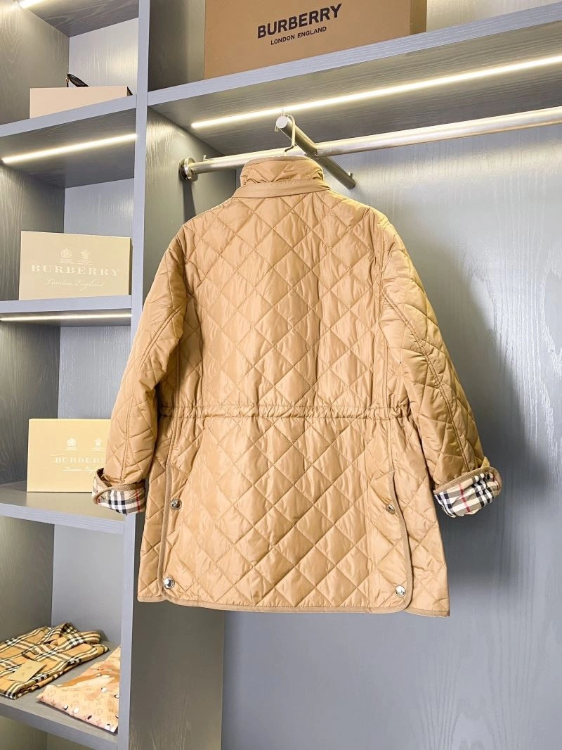 Minimalist Burberry Outwear 103807